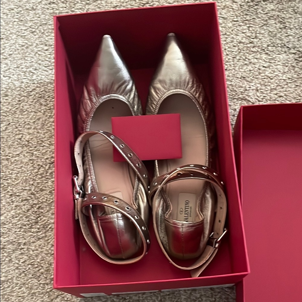 Valentino gold ballet flats SZ 40